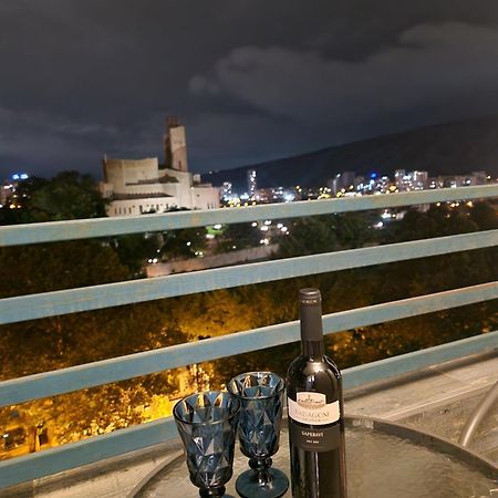 Fantaflat Old Tbilisi Apartment Buitenkant foto