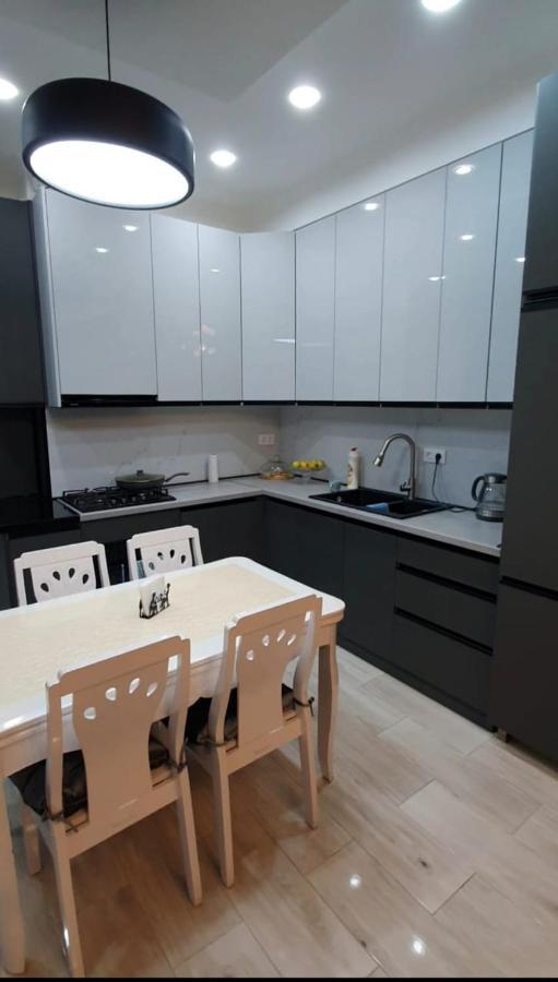 Fantaflat Old Tbilisi Apartment Buitenkant foto