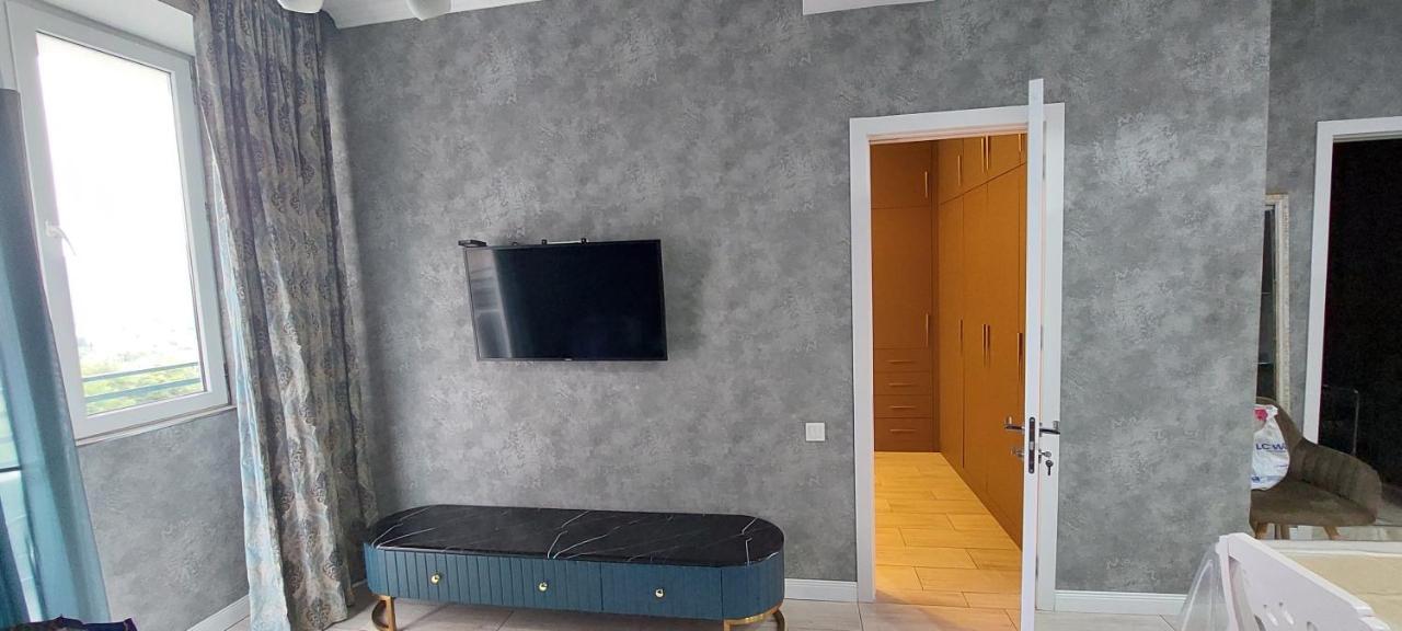 Fantaflat Old Tbilisi Apartment Buitenkant foto