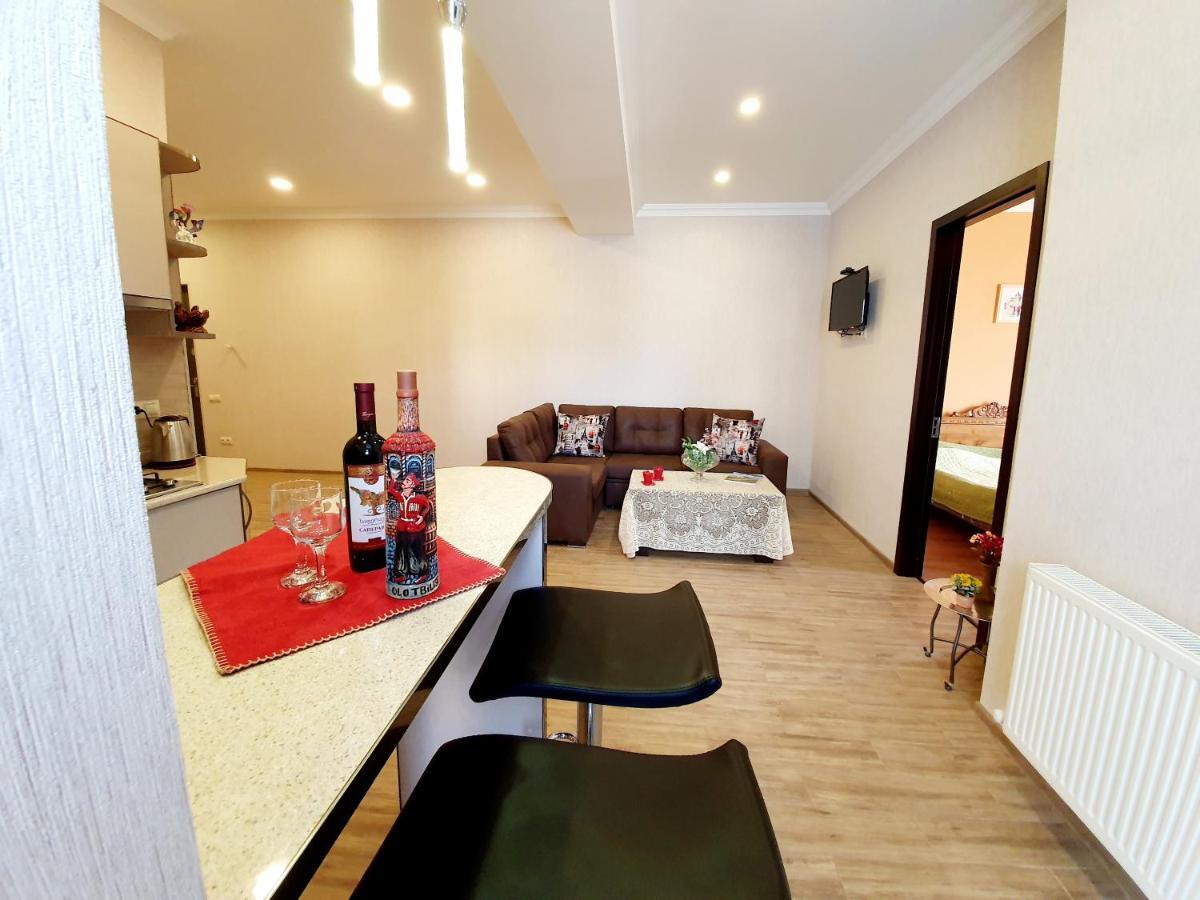 Fantaflat Old Tbilisi Apartment Buitenkant foto