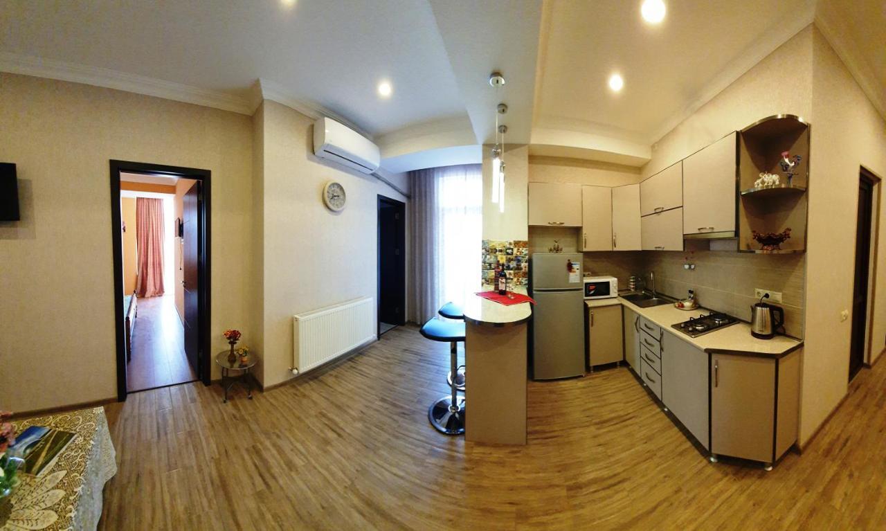 Fantaflat Old Tbilisi Apartment Buitenkant foto