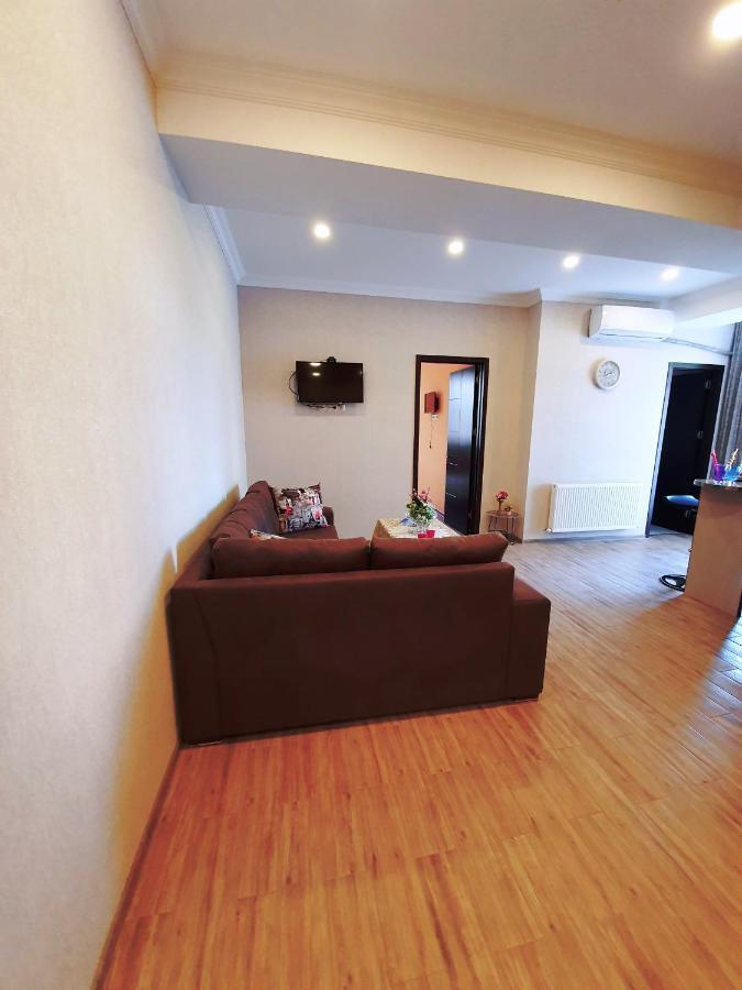 Fantaflat Old Tbilisi Apartment Buitenkant foto