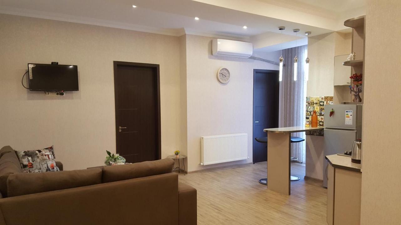 Fantaflat Old Tbilisi Apartment Buitenkant foto