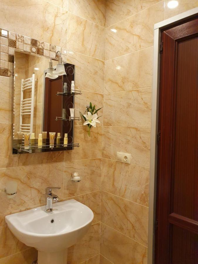 Fantaflat Old Tbilisi Apartment Buitenkant foto