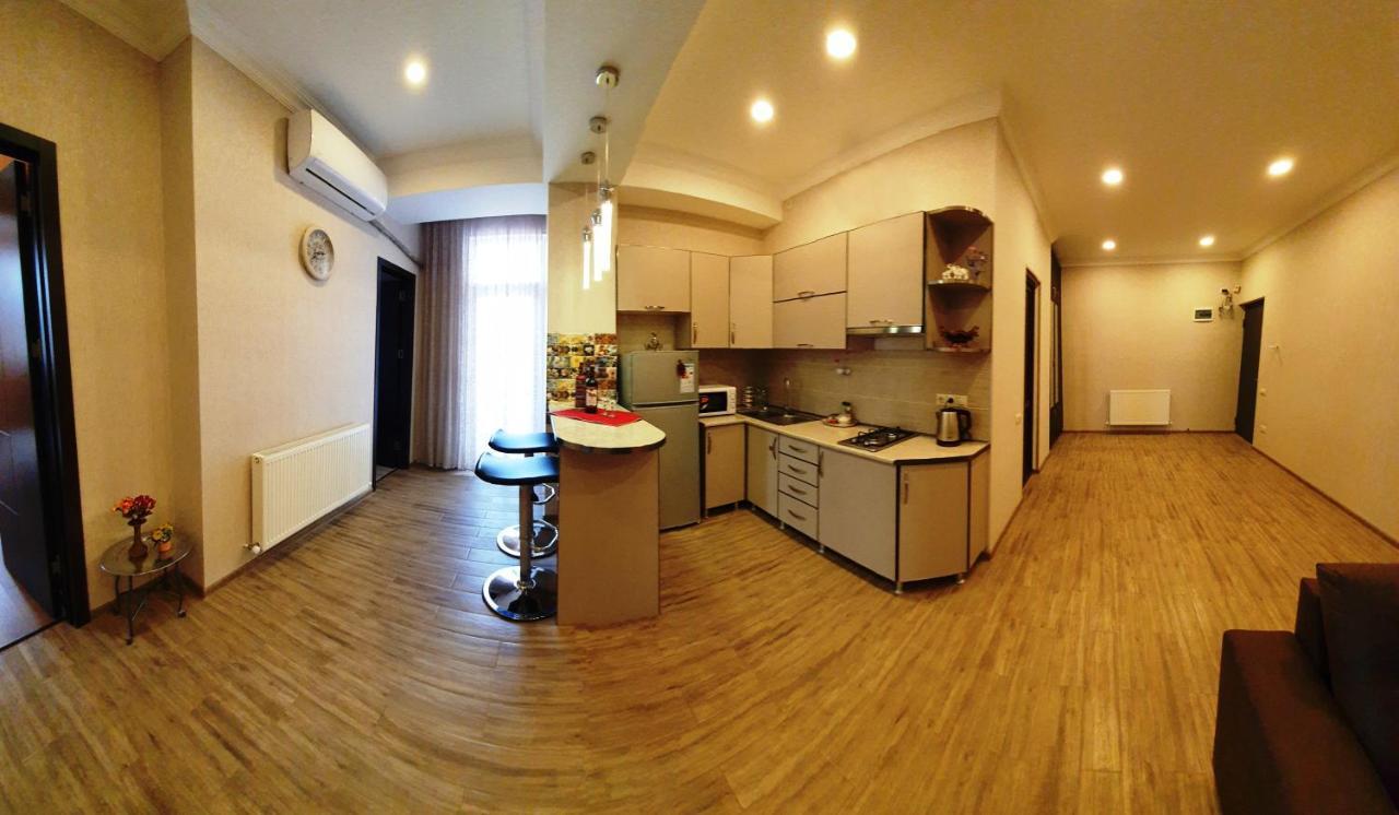 Fantaflat Old Tbilisi Apartment Buitenkant foto